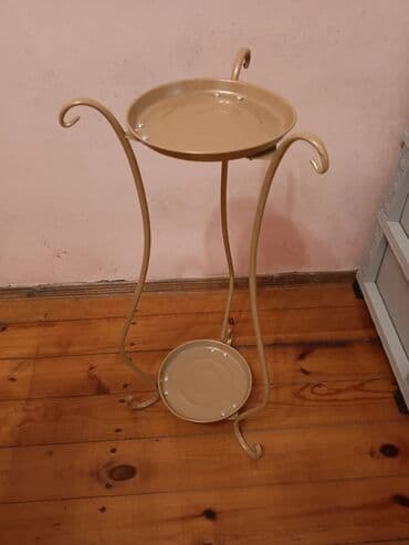 Gübrələr: Yenidir Hündürlüyü 60 sm 72 sm. 2- si bir yerdə 30 AZN Ünvan — 4