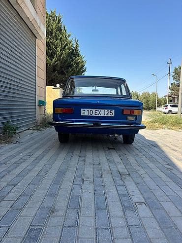 aksesuar avto: VAZ 21011, mavi rəng, sedan kuzov. Xüsusiyyətlər: - Klassik dairəvi — 2
