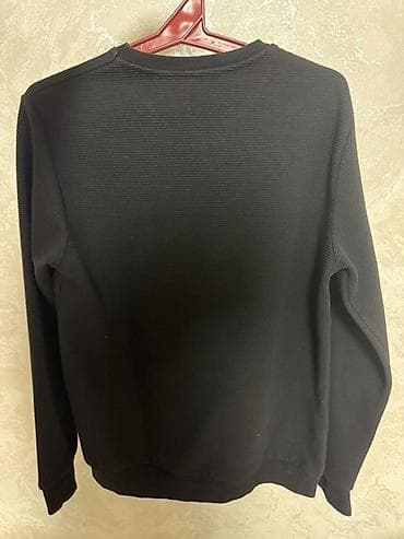 Materialı çox rahat və isti, qalın. İdeal vəziyyətdədir — təmiz, heç