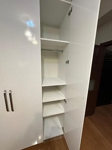 dolab satilir: İşlənmiş, 5 qapı, Siyirməli, Ağ, Digər material, Açılan, Künc dolab — 5