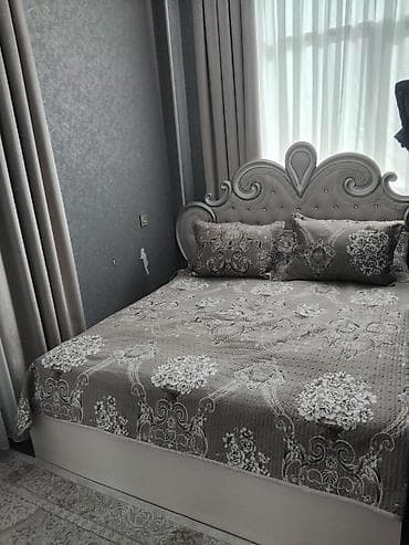 Двуспальная кровать, Б/у — 1