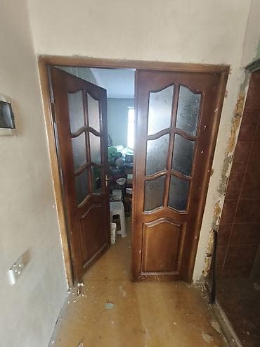 otağ qapısı: Sağlam qapilardi.evi təmir edib dəyişirəm qapiları təcili satılır.3 — 1