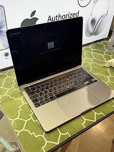 ipad m1: •Apple Macbook Pro 2020 M1 Chip •Yeni kimidir. Nokte cizigsizdir — 4