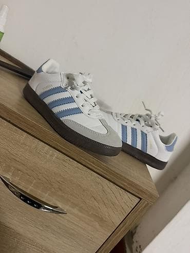 krosovkalar: Rəng - Ağ Krossovkalar, Adidas, Ölçü: 31, Uniseks — 1