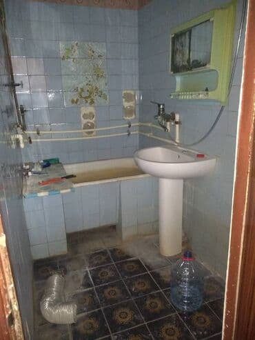 sibrizdə evlərin qiyməti: Bakı, Qaraçuxur qəs., 4 otaqlı, Köhnə tikili, 100 kv. m — 7