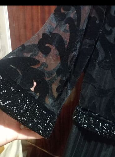 sumqayitda jaket: 48 raz.jaket lap az geyilib 15 man. qalanları fərqli qiymətə satılır — 10