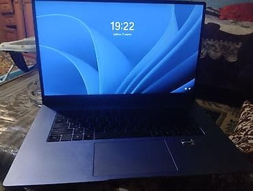 ucuz notebooklar: HONOR MagicBook noutbuk Xüsusiyyətlər: - Prosessor: AMD Ryzen — 1