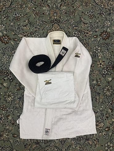 Cinslər: Original 170/razmer Mizuno cüdo kimonomu və qara kəmər dəsti - Brend — 1