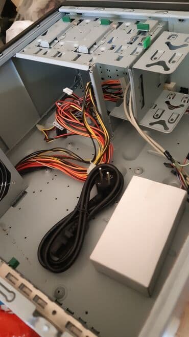 Mərmər effektli PVC panellər: Keys,NEXT". Qida blokuilə. Yeni. Кейс,NEXT" . С блоком питания — 6