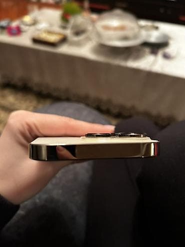 dubayski iphone 13: IPhone 14 Pro, 256 GB, Qızılı, Face ID — 6