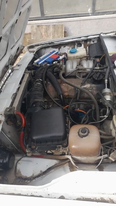 oka satılır: Lada (VAZ) klassik sedan – ağ rəng, 4 qapı, arxaötürücülü. Xarici: - — 4