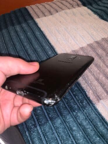 mi 12 t: Smartfon – qara rəngli, nazik korpus. Xüsusiyyətlər: - Sensorlu ekran — 4