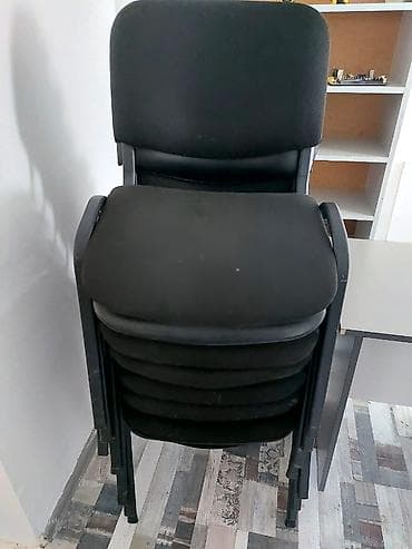 stul ofis: Qara rəngli yığınlana bilən ofis/konfrans stulları - Sadə və — 2