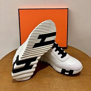 Ağ-qara dizaynda Hermes Bouncing Sneaker idman ayaqqabısı Təzədi — 2