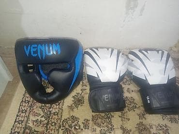 Venum boks dəsti - Tərkib: 1 ədəd Venum baş qoruyucusu və 1 cüt Venum