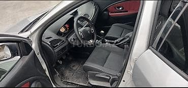 afto.az: Renault Megane III, gümüşü rəng, hetçbek kuzov. Əsas xüsusiyyətlər: - — 5