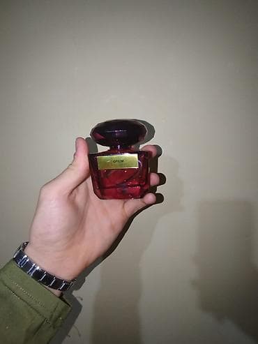 Gözəllik və sağlamlıq: Qadın ətirləri – qırmızı və çəhrayı flakonlarda, qapağı daş kəsimli — 2