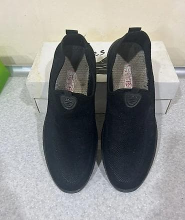 Kişi ayaqqabıları: Qara kişilər üçün slip-on ayaqqabı - Rəng: tam qara - Model: bağsız — 2
