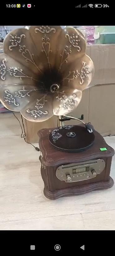 Boyuk olcu qramafon.ses akustika mukemmel.plastinka oxuyur,disk