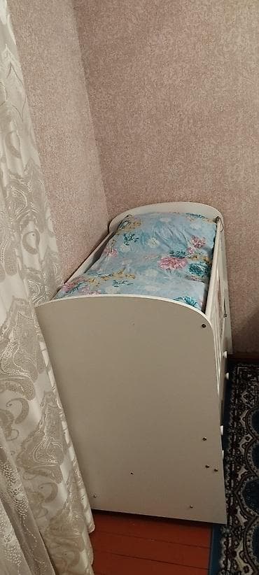 dekor aksesuarları: Oğlan üçün, İşlənmiş, Dördbucaq, Beşik, Matras ilə, Yellənmə mexanizmsiz — 3