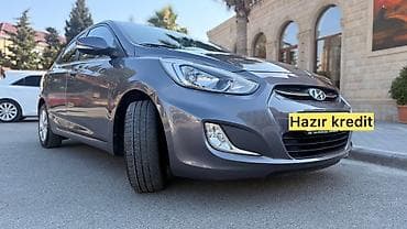 man sat: Hyundai Accent: 1.4 l | 2016 il Sedan — 4