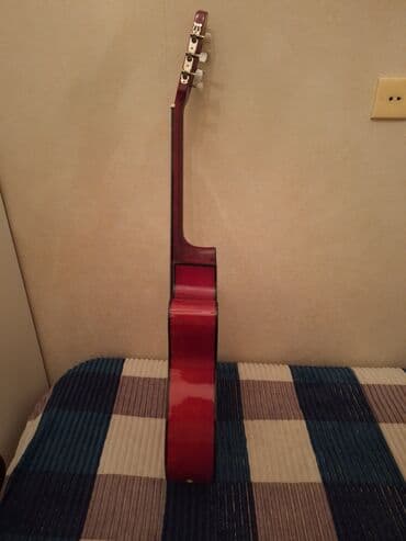 Gitaralar: Klassik gitara üzərində cüzi boya söküyü var problem yartamır heç cür — 3