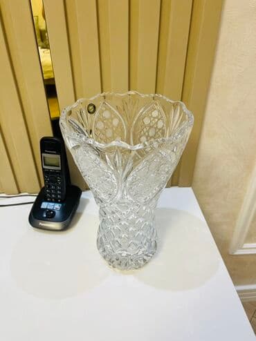 pardalar: Bir vaza, Xrustal — 1