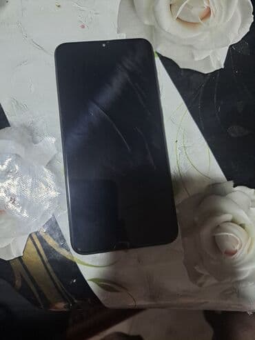 Smartfon - Tam ekranlı, nazik çərçivəli dizayn - Ön kameraya görə