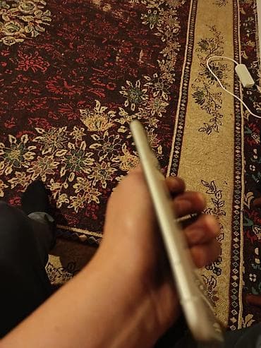 iphone xr satilir: IPhone 11, Ağ, Qırıq — 5