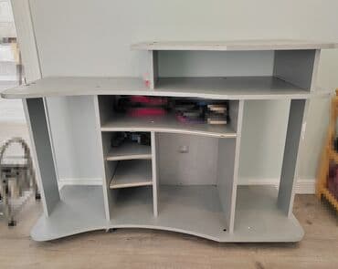 İşlənmiş, Düz TV altlığı, Polkalı, Taxtalı lalafo.az -da İşlənmiş, Düz TV altlığı, Polkalı, Taxtalı