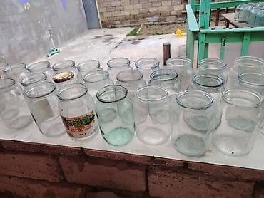 suse banka qebulu: Şüşə bankalar dəsti - Həcmlər: təxminən 0.3 l, 0.5 l, 0.7 l, 1 l və 3 — 4