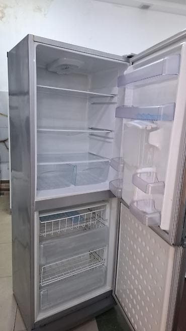 samovar satilir: Paslanmayan polad rəngində iki qapılı soyuducu - Üst kamera – — 2