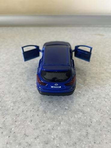 ev masin: Mavi rəngli Nissan Qashqai miniatürü – kolleksiya və oyun üçün detallı — 5