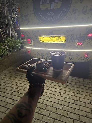 şaxta baba saxta can: Açıq havada yerləşən mobil kafe – Bella Coffee & Drinks Məhsul və — 9