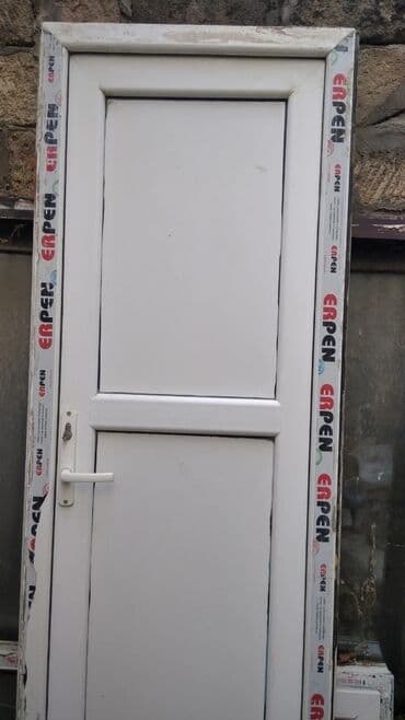 Çox yüksək keyfiyyətli materiallardan hazırlanmış plastik qapi