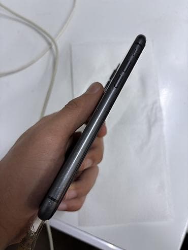 iphone 11 barter var: IPhone 11, 64 GB, Qara, Face ID — 3