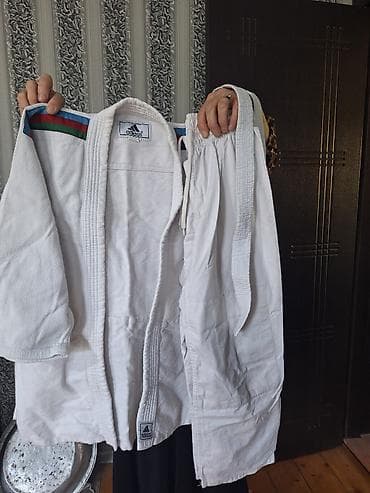 Judo/Karate geyimleri:10-15 yaş arası uşaqlar üçündür.dəsti 25 azn.(2 — 7
