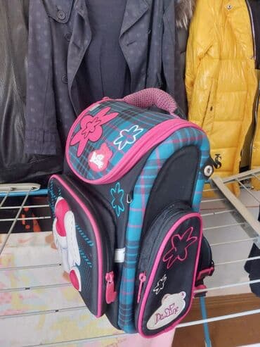 сумка саквояж: Школьная сумка 
Высота 35 см ширина 30
Фирма Delune
zənğ edin — 2