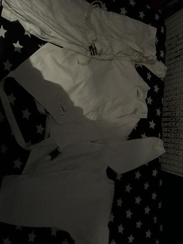 Məhsul: qılınc döyüşü üçün ağ idman geyimi dəsti Tərkibi: - Üst