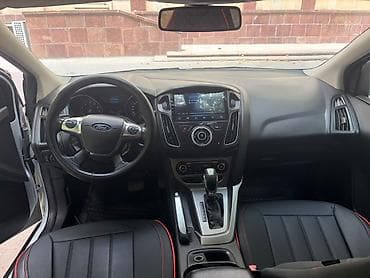 avto mubadiləsi: Ford Focus: 1.5 l | 2013 il 142523 km Sedan — 3