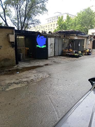 ağdam: Abyekt qaraj tiplidir,cox gozel yerlesmesi var,insanlarin gur gedis — 1