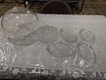 salat qabı: Şüşə servis dəsti - 1 ədəd böyük şüşə tort qabı – ayaqlı, şəffaf — 2
