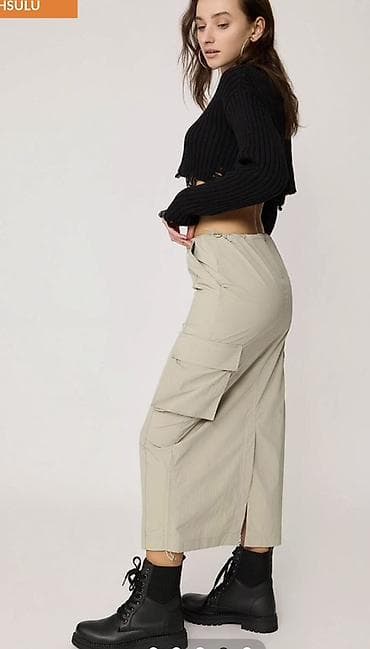 uzun kurtqa: Qadınlar üçün bej rəngli uzun kargo ətək - Model: uzun kəsim, düz — 1