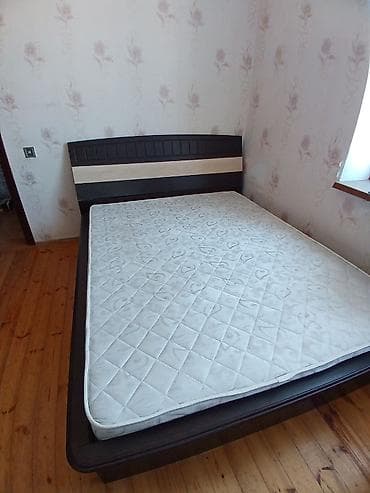 taxta: İki nəfərlik taxta çarpayı + döşək - Ölçü: təxmini 160×200 sm — 2