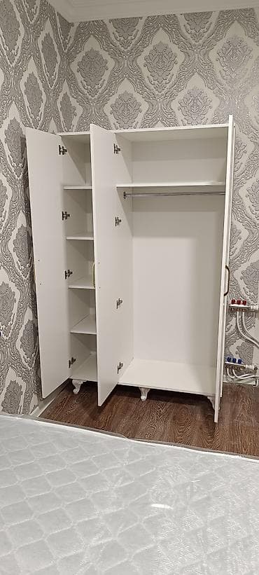 kicik dolablar: Yeni, 3 qapılı, Güzgülü, Ağ, Digər material, Açılan, Düz dolab — 3