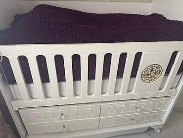 Beşiklər: Oğlan və qız üçün, Dördbucaq, Beşik, Matrassız, Yellənmə mexanizm ilə — 2