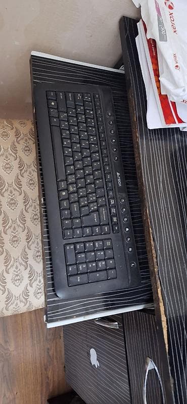 18 pro: Masaüstü kompüter komplekti Tərkib: - LG LCD monitor (təxmini 19–22 — 2