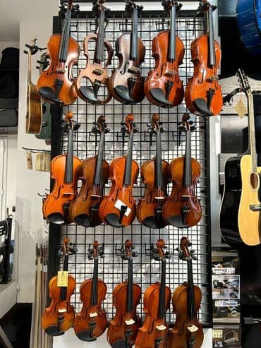 Skripkalar. Böyüklər və uşaqlar üçün müxtəlif ölçüdə . Fərqli qiymətə