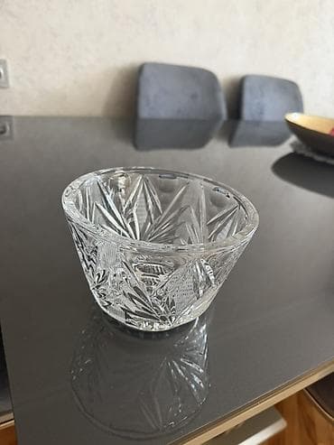 Kasalar, 1 əd, Xrustal