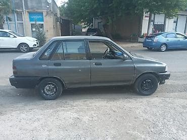 4 teker: Avtomobil: 4 qapılı sedan Rəng: Tünd boz Yanacaq: Benzin Ötürücü — 1
